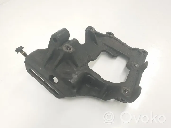 Mitsubishi Montero Support de générateur / alternateur MR398428