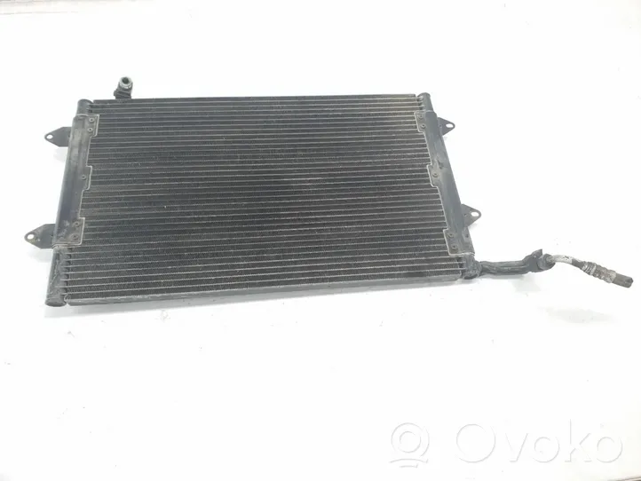 Volkswagen Golf III Radiateur condenseur de climatisation 1H0820413