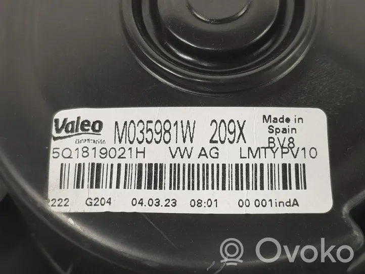 Volkswagen T-Roc Sisälämmityksen ilmastoinnin korin kotelo M035981W