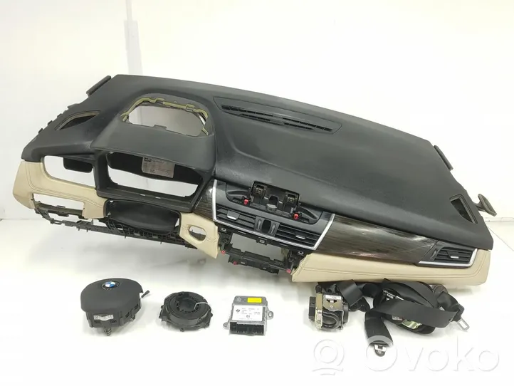 BMW 2 Active Tourer U06 Set airbag con pannello 