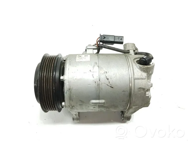 BMW 2 F46 Ilmastointilaitteen kompressorin pumppu (A/C) 64526826879