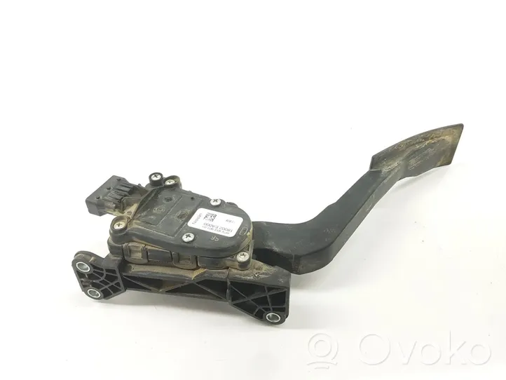 Nissan NP300 Pedal del acelerador 18002EA000