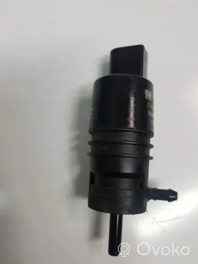 Chevrolet Cruze Windscreen/windshield washer pump 