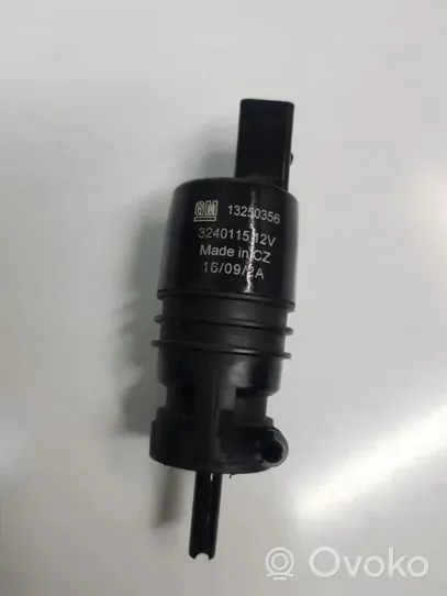 Chevrolet Cruze Windscreen/windshield washer pump 