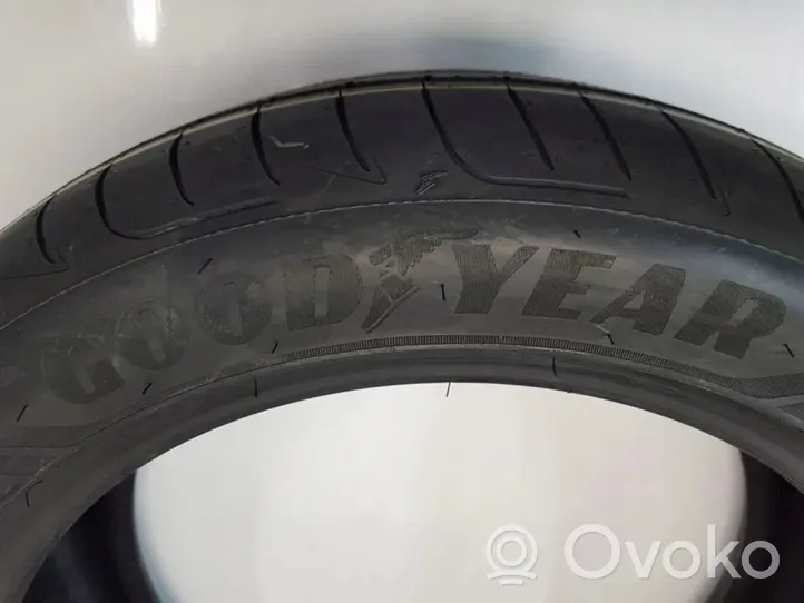 Audi Q5 SQ5 R18 summer tire 