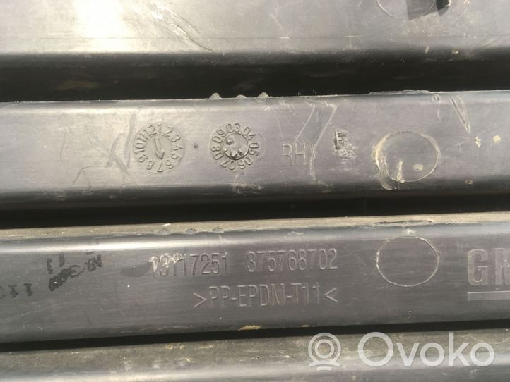 Volkswagen Golf IV Grille inférieure de pare-chocs avant 375768702