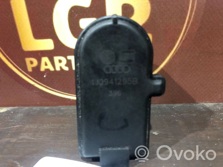 Volkswagen Golf V Motorino di regolazione assetto fari 1J0941295B