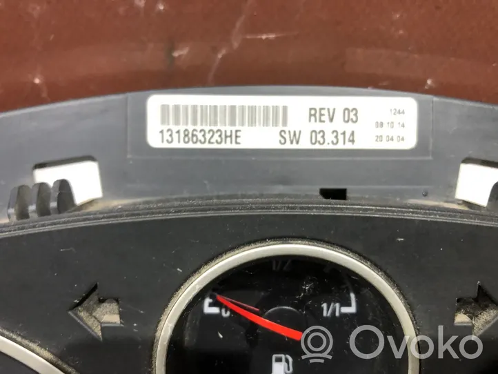 Opel Astra H Geschwindigkeitsmesser Cockpit 13186323HE