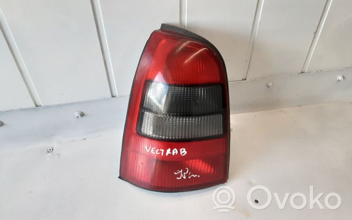Opel Vectra B Aizmugurējais lukturis virsbūvē 37650748