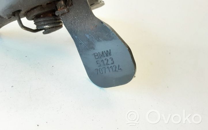 BMW 1 E81 E87 Zamek pokrywy przedniej / maski silnika 51237071124