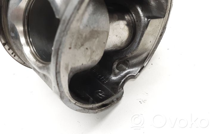 Toyota Avensis T250 Piston 