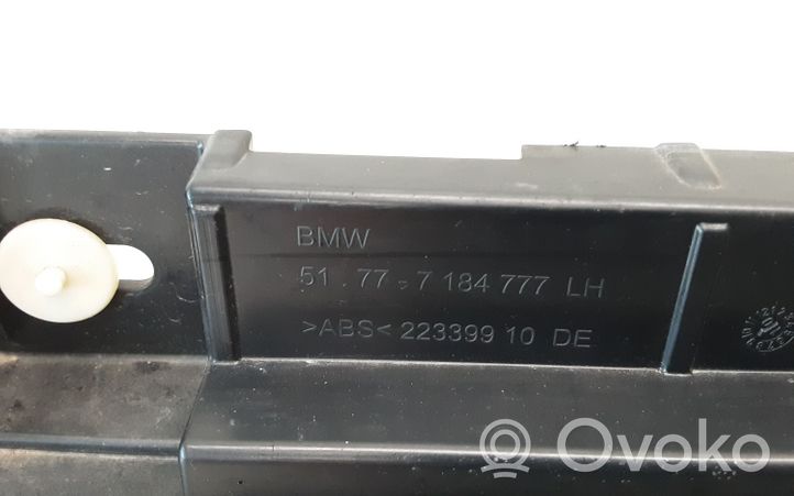 BMW 5 F10 F11 Ślizg listwy progowej 7184777