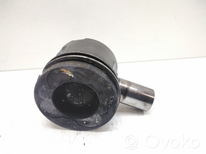 BMW X3 E83 Piston 84L107