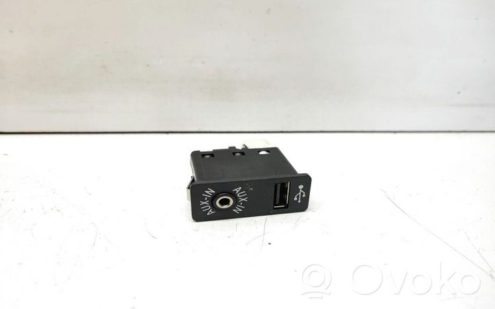 BMW X3 F25 Gniazdo / Złącze USB 9237653