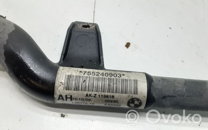 BMW 3 E90 E91 Engine coolant pipe/hose 7552409