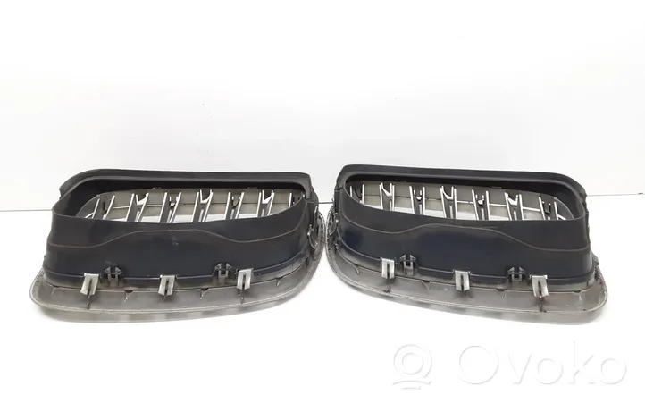 BMW X5 E70 Maskownica / Grill / Atrapa górna chłodnicy 7171396