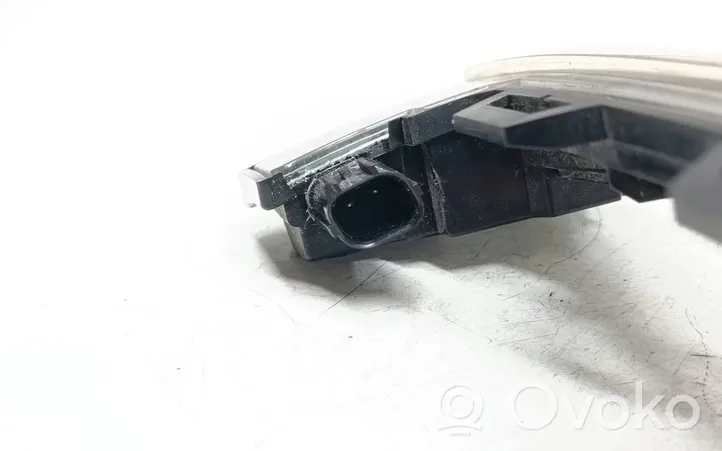 BMW X6 F16 Pagrieziena lukturis spogulī 7291218