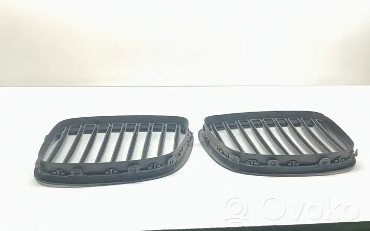 BMW 5 GT F07 Grille calandre supérieure de pare-chocs avant KM07027