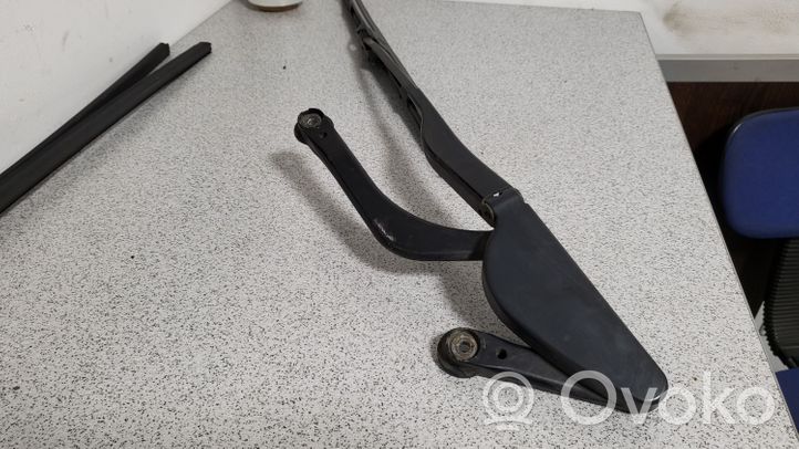 BMW 7 E38 Front wiper blade arm 61618352020