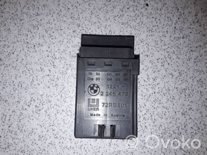 BMW 7 E38 Glow plug pre-heat relay 12212246473