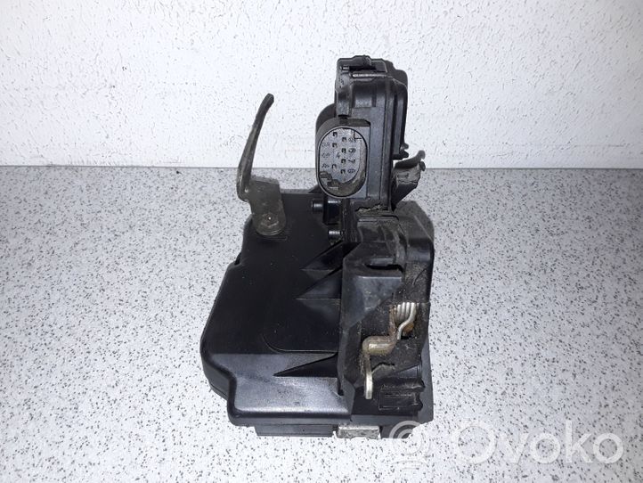 BMW 3 E46 Etuoven lukko 51218206408