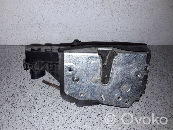 BMW 3 E46 Etuoven lukko 51218196031