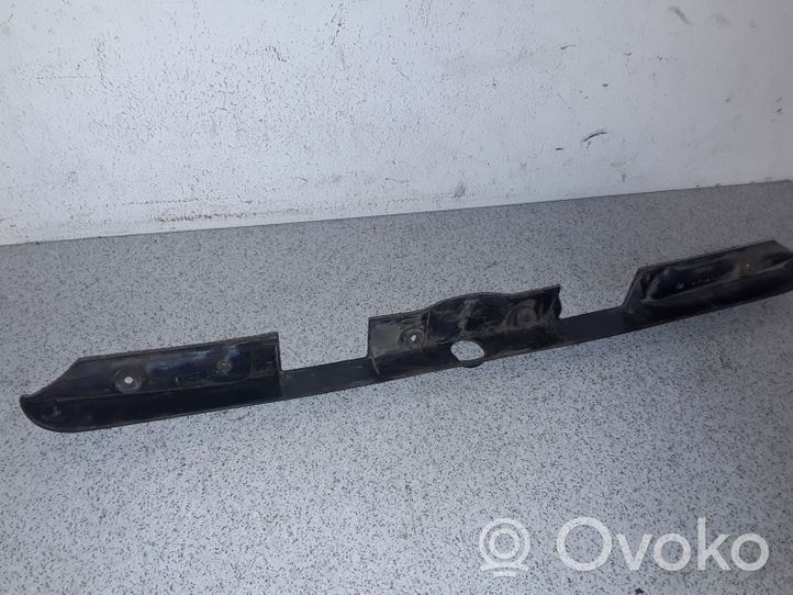 BMW 3 E36 Takaluukun rekisterikilven valon palkki 8135352