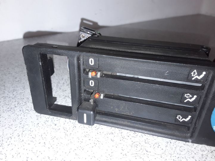 BMW 5 E34 Climate control unit 1389620