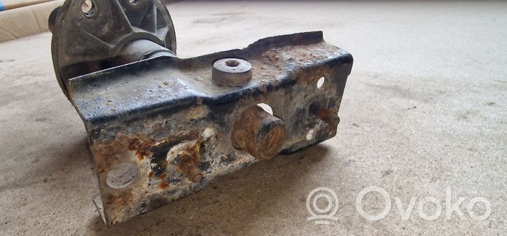 BMW 3 E36 Staffa di rinforzo montaggio del paraurti anteriore 51118119258