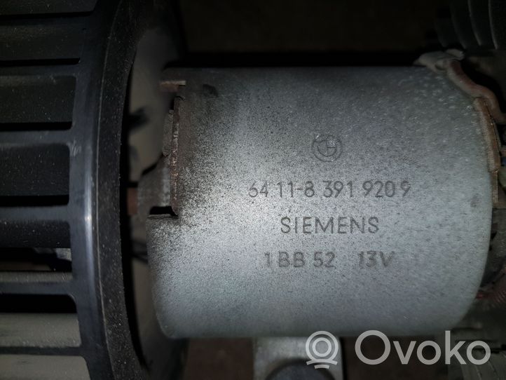 BMW 5 E34 Pečiuko ventiliatorius/ putikas 64118391920