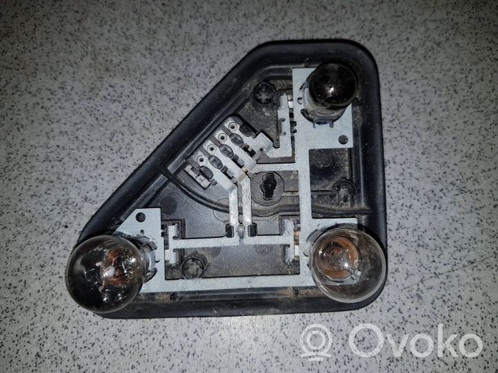 BMW 7 E32 Porte ampoule de feu arrière 8371326