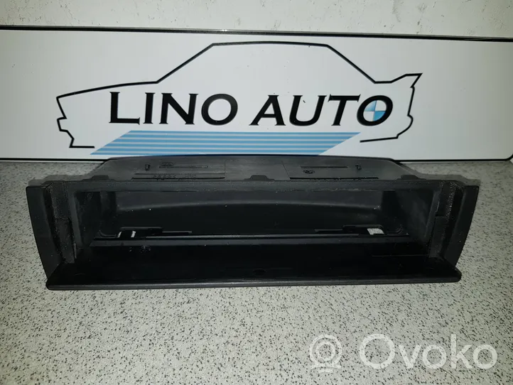 BMW 3 E46 Compartimiento/consola central del panel 8202188