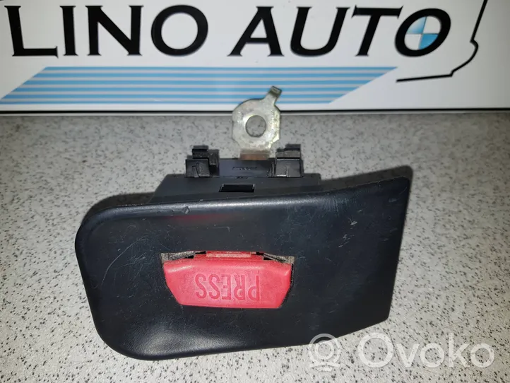 BMW 7 E38 Klamra tylnego pasa bezpieczeństwa 8125845