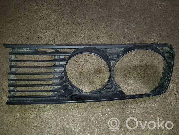 BMW 5 E28 Atrapa chłodnicy / Grill 51131874646