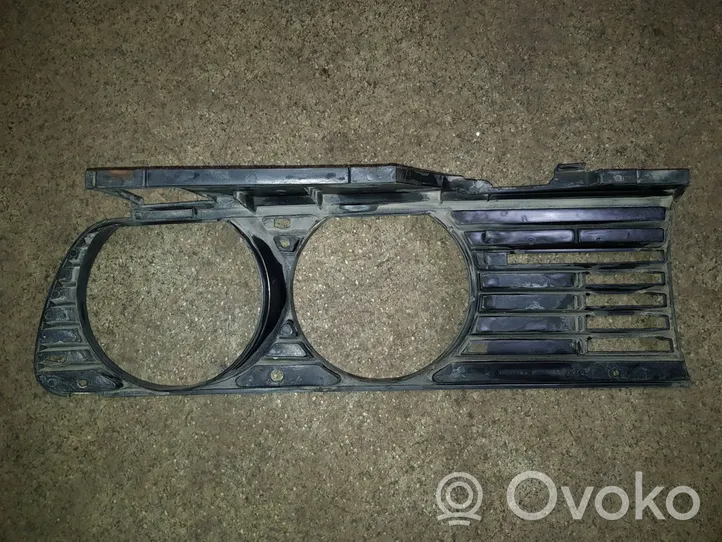 BMW 3 E30 Grille de calandre avant 18760910