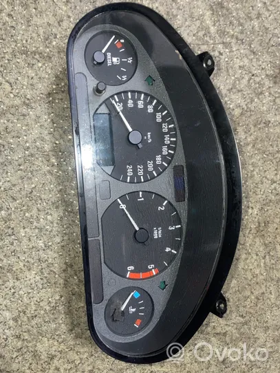 BMW 3 E36 Compteur de vitesse tableau de bord 62118371568