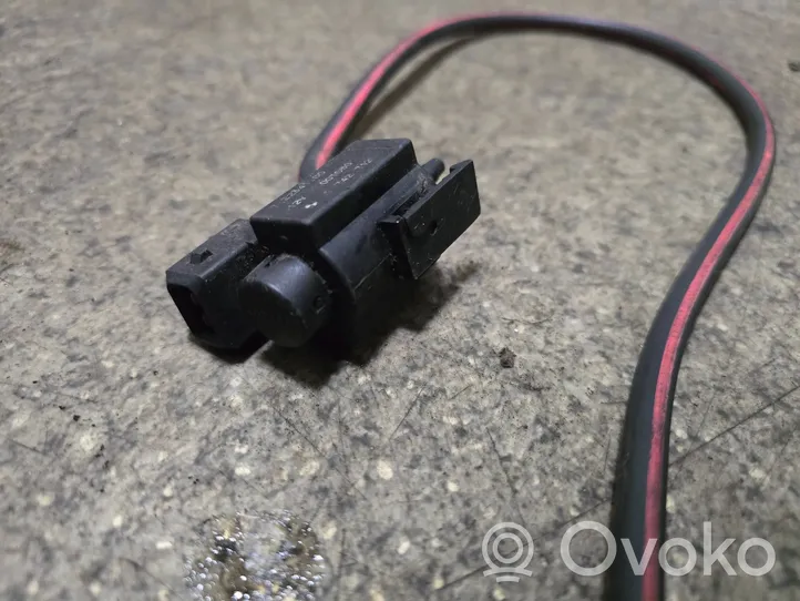 BMW 5 E39 Solenoidinis vožtuvas 72234100