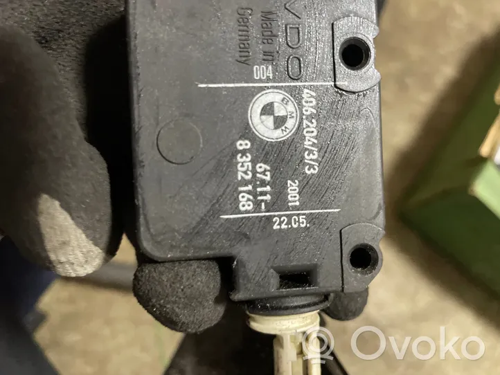 BMW 5 E39 Fuel tank cap lock motor 67118352168