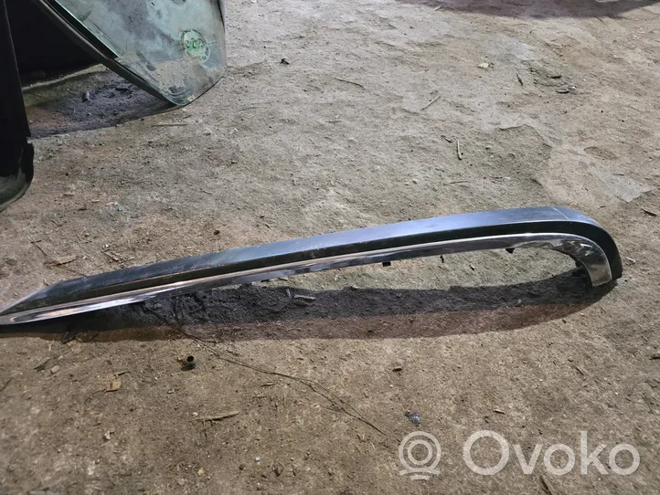 BMW 7 E38 Modanatura della barra di rivestimento del paraurti anteriore 51128125412