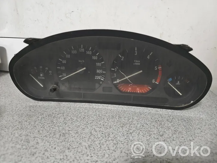 BMW 3 E36 Compteur de vitesse tableau de bord 62118375046