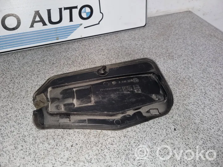 BMW 5 E39 Altro elemento di rivestimento bagagliaio/baule 8230960