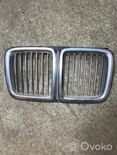 BMW 7 E32 Front grill 19086970