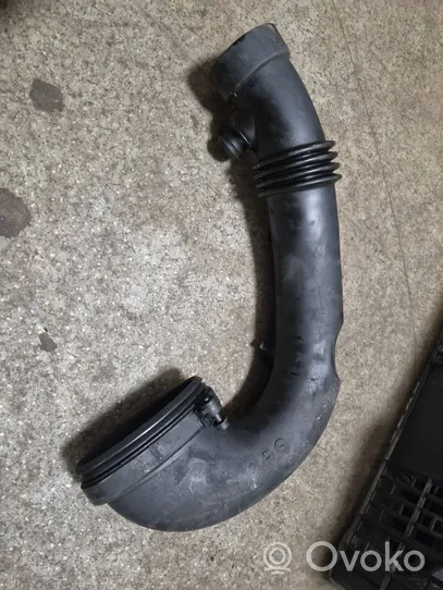 BMW 5 E39 Air intake duct part 7786777