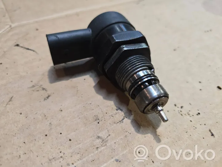 BMW 3 E46 Sensore di pressione del carburante 0281002481