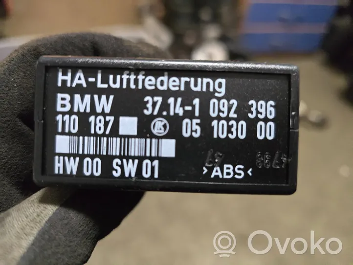 BMW 5 E39 Oro pagalvių valdymo blokas 37141092396