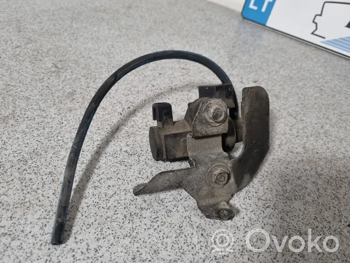 BMW 5 E39 Turbo solenoid valve 2247906