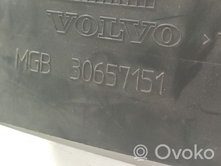 Volvo V50 Välijäähdyttimen ilmanohjauksen ilmakanava 30657151