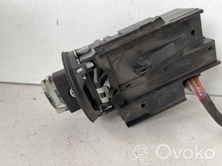 Volkswagen PASSAT B6 Contatto blocchetto accensione 3C0905843