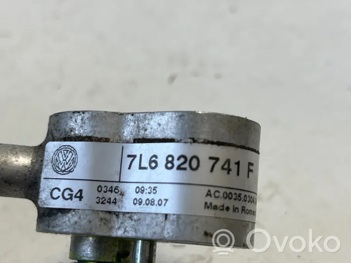 Volkswagen Touareg I Gaisa kondicioniera caurulīte (-es) / šļūtene (-es) 7L6820741F