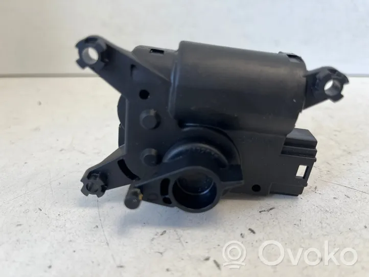 Volkswagen Touareg I Moteur / actionneur de volet de climatisation 52411483R04